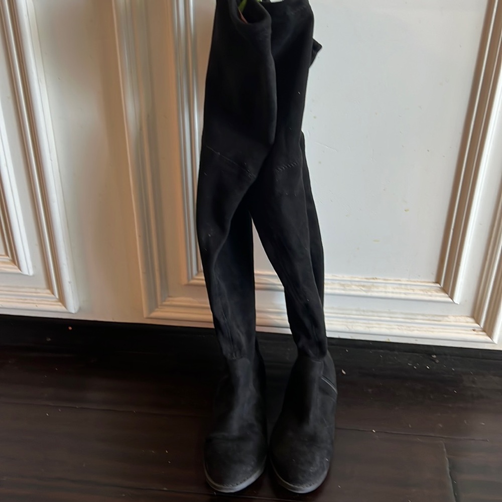 Catherine Malandrino above the keen Boots